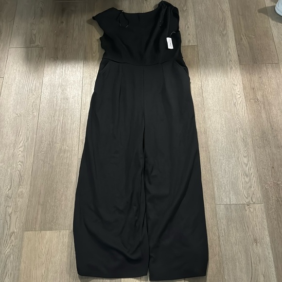 NWT! Old Navy Black Ponte-Knit Jumpsuit - Multiple Sizes 🤎 - Picture 12 of 13